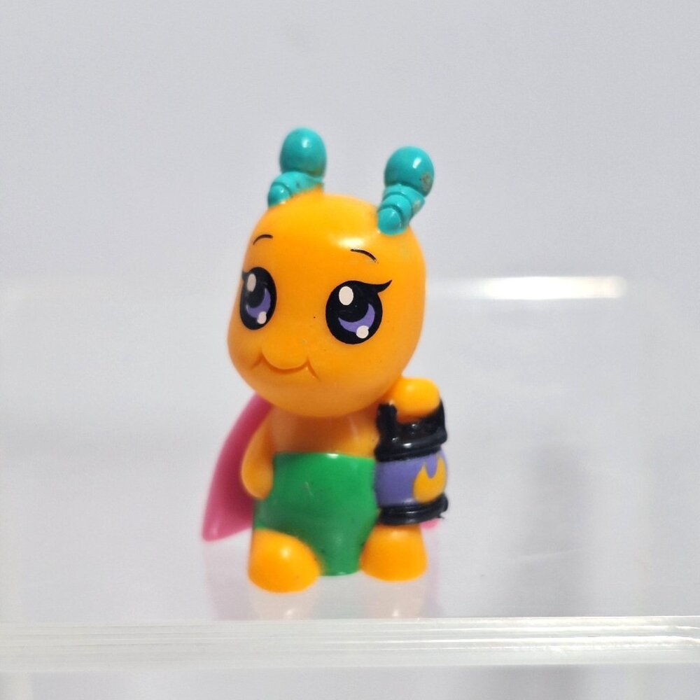 WowWee Lite Sprites Firefly Pet With Lantern 1.25" Accessory Bug - Picture 9 of 10